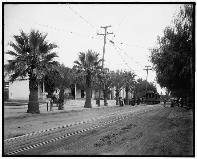 Mission,old trolley trip,inclined railroads,palm trees,roads,California,CA,1900
