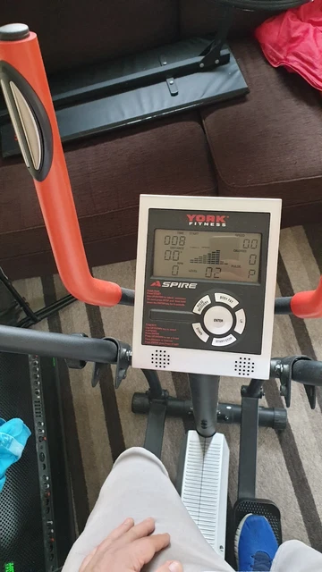 YORK FITNESS ASPIRE Cross Trainer 52044 . No Reserve 26.99