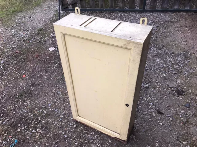 Ancienne petite armoire en sapin avec étagères petit rangement cuisine sdb