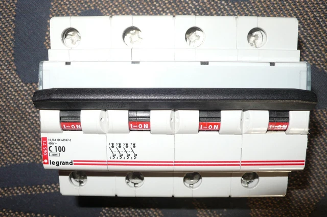 Répas Tétra 100A Hager Polo - Répartiteur électrique KJ100A Prêt à Poser
