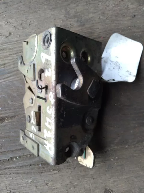 Used OEM LH Door Latch for Mack DM/R/RD Models 62QS424A
