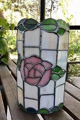 VTG Tiffany Style Leaded,Stained Glass Lamp Shade With Floral Design.