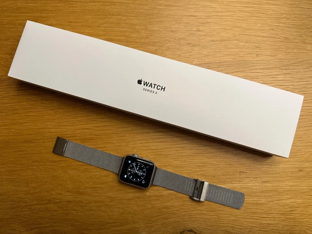 Apple Watch Series 3 38mm Silber Aluminium Gehäuse Weiß Sport Armband