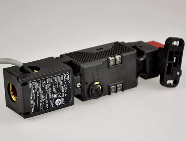 NEW OMRON D4GL-2AFA-A Safety Switch