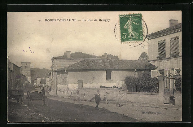 CPA Robert-Spain, La Rue de Revigny