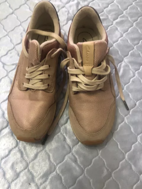 ladies Clarks Pink & Beige Lightweight trainers size 4.5 D . Great Condition