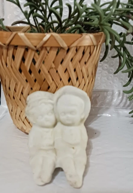 Vtg Hand Painted Ceramic Pottery Couple