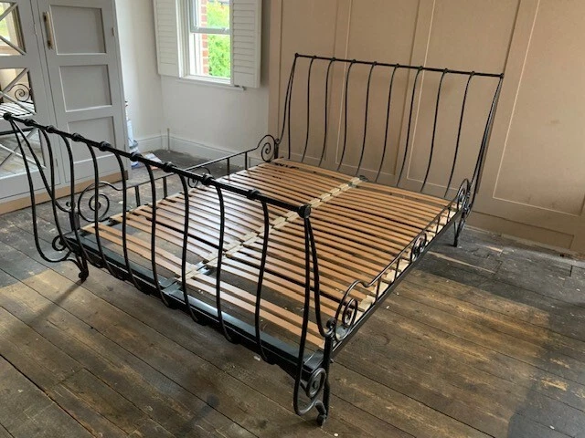 Iron sleigh bed king discount
