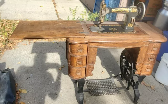 1905 White Family Rotary Treadle Sewing Machine