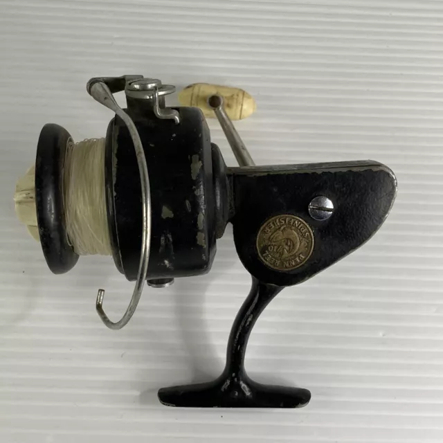 PENN SPIN FISHER 704 - Vintage Spinning Reel (Green & Black
