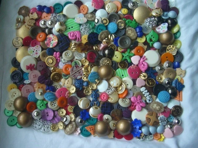 LOTE DE TRABAJO SURTIDOS BOTONES BLING DE COLORES Y ELEGANTES APROX 500 g (Paquete A) P&P GRATIS