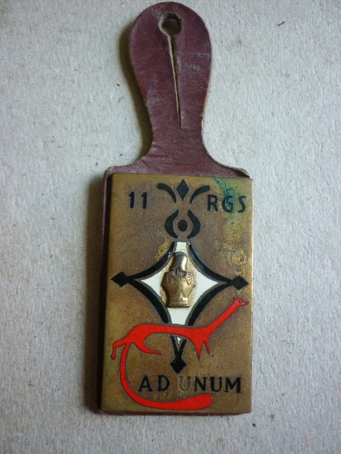 INSIGNE 11E RÉGIMENT de Cuirassiers EUR 2,00