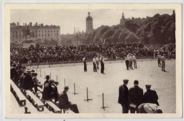 CPA -69-  LYON - Concours de boules à Bellecour.