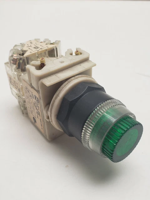 Square D 9001-KM36 GREEN Illuminated Push Button  #10960