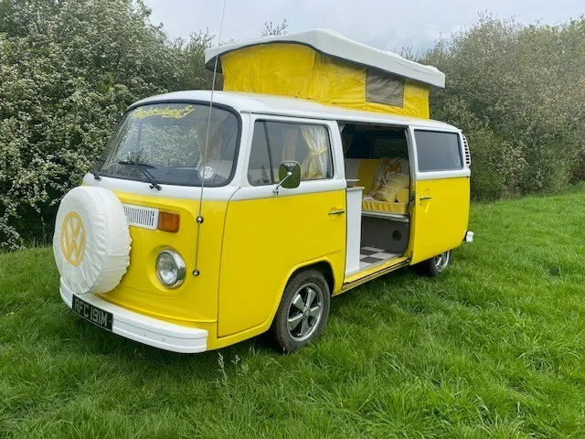 VOLKSWAGEN VW T2 Bay Window Camper Van Right Hand Drive £15,000.00 ...