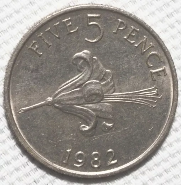 Guernsey Five 5 Pence  1982 Coin