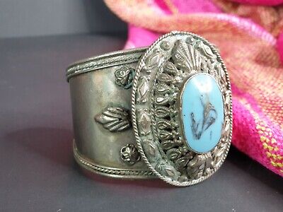 Old Mexican Style Local Silver and Turquoise Bracelet …beautiful accent piece