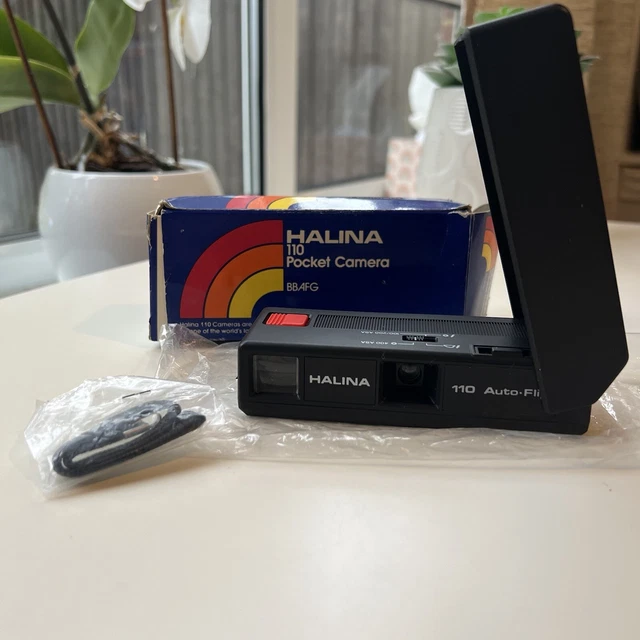 HALINA 110 POCKET AUTO FLIP CAMERA BBAFG Vintage In Box