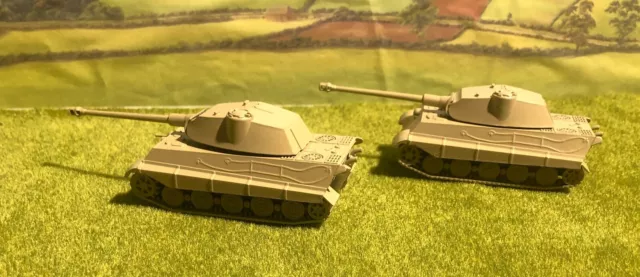 ROCO HO SCALE German WW2 Tiger II Tanks Set of 2 Very Good