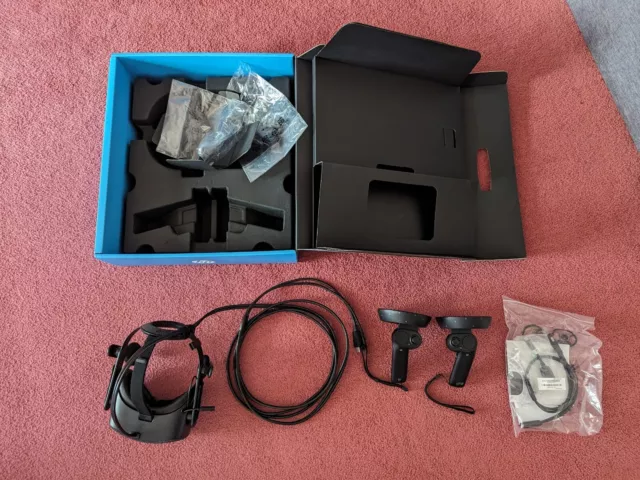 HP Reverb G1 VR Headset with controllers