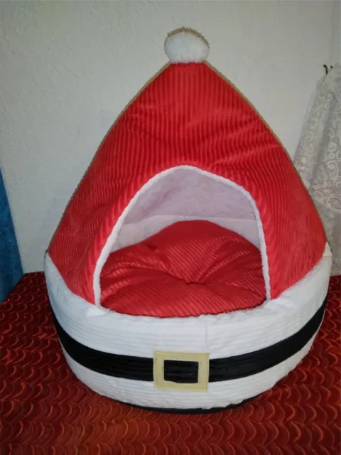 UNIQUE PET BED - CAT or SMALL DOG BED - CHRISTMAS SANTA HAT - NEW - REVERSIBLE
