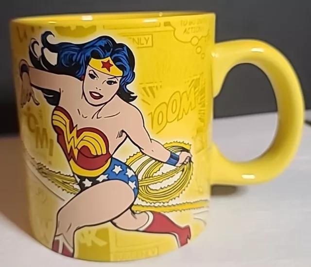 DC Comics Classic Wonder Woman Oversized Mug 20 oz