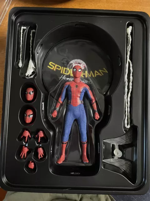 Mezco one:12 Spiderman Homecoming figure