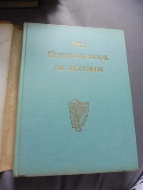 THE GUINNESS BOOK OF RECORDS - 1964 -  ELEVENTH EDITION  - with dust jacket