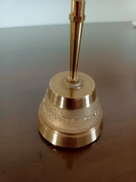 CLOCHE DE TABLE  "LE CHATELARD" SUISSE 10,7 x 7 cm   Décor Vache