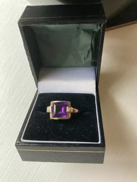 9k Gold Square Cut Amethyst Ring