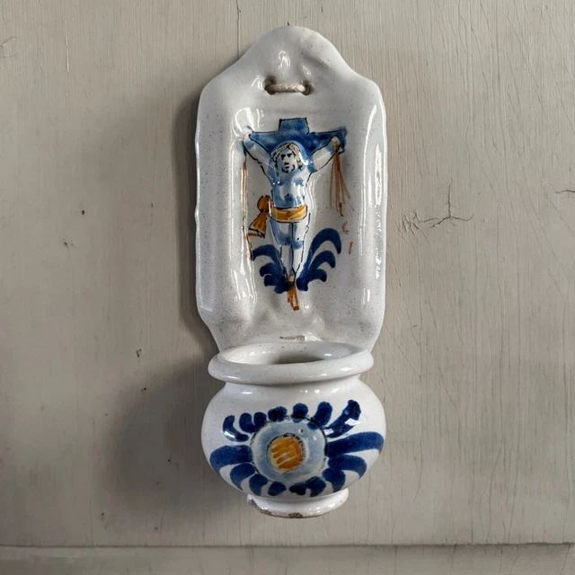 Bénitier Ancien En Faïence De Nevers - Style 18ème Siècle, Pièce De Décoration Religieuse Ou Collection