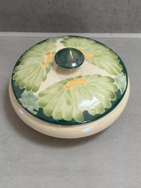 Moorcroft Lidded Pot - First Class - Designed By Lise B Moorcroft - Le 4 / 10