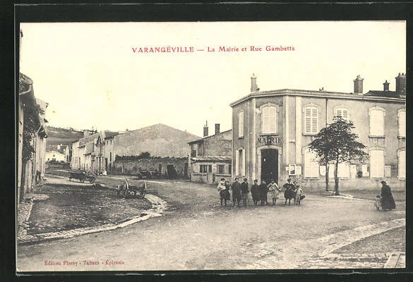 CPA Varangeville, La Mairie et Rue Gambetta