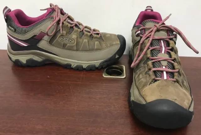 Women's Keen Targhee III Waterproof Hiking Shoes. Size 10.