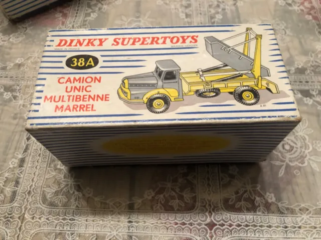  Dinky toys camion unic multibenne marrel jus de Grenier et sa boite d'origine