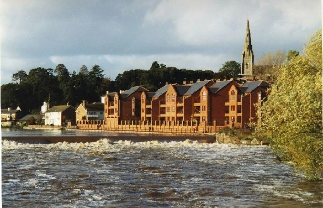 Photo 6x4 Trews Weir, River Exe in flood Exeter View from Trews Weir Brid c2000