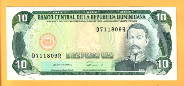 Dominican Republic-10 Pesos Oro-1990-Serial Number 711809-Pick 132 , Unc .