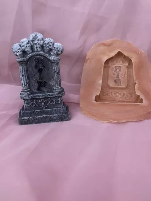 Little Tomb Stone rubber latex Mould Mold  RIP Skull Gravestone Halloween Goth