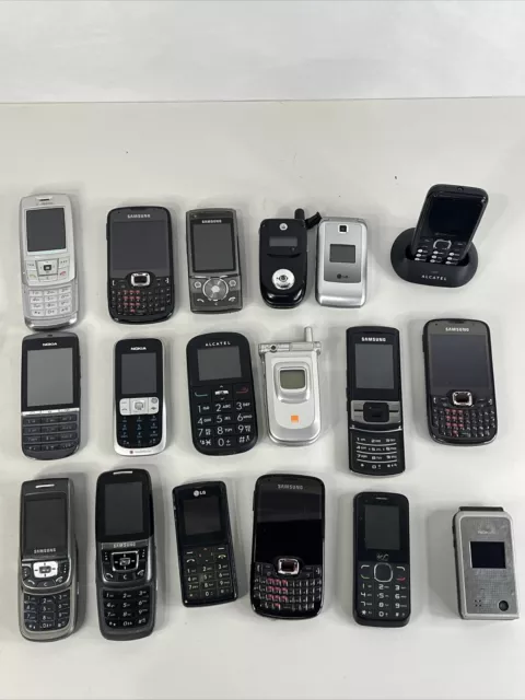 Huge JOB LOT Old/Vintage Mobile Phones, Motorola,  Nokia, Samsung, Vodafone #232