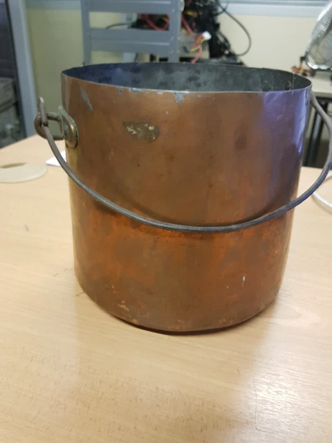 Chaudron en cuivre, ancien, avec anses en fer forgé. (Gebraucht) in