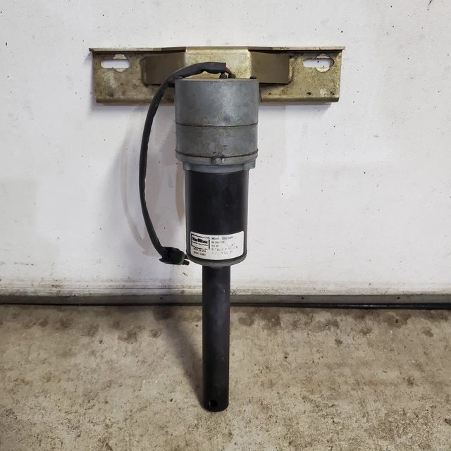 TENNANT 5700 FLOOR SCRUBBER 36V BRUSH LIFT MOTOR V05653AM76 600LBS lift