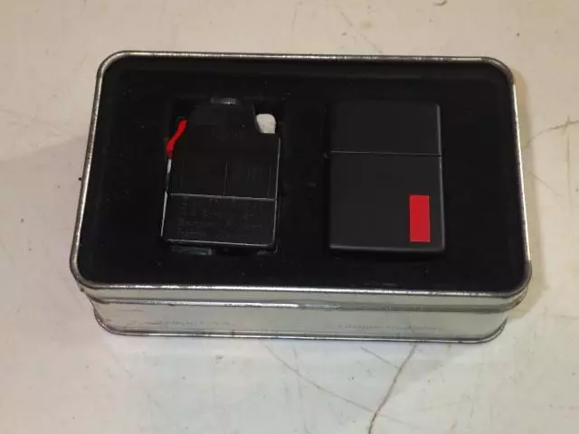 Vintage 1995 Zippo ZIPLIGHT Lighter SET + Tin Box Unfired