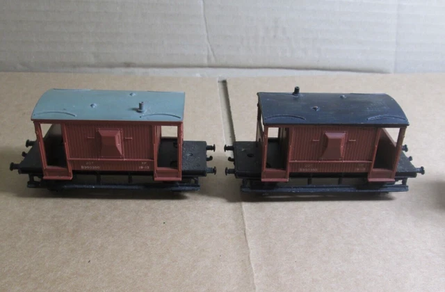 2x HORNBY DUBLO OO GAUGE BR 20 Ton STANDARD GOODS BRAKE VAN B950350 4311