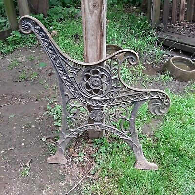 Vintage Pair of Rusty HEAVY DUTY Ornate Cast Iron Bench Leg Ends LOCAL PU