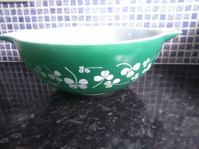 Vintage PYREX Oven Glass cloverleaf Cinderella Mixing Bowl 26cm 10 Inch green