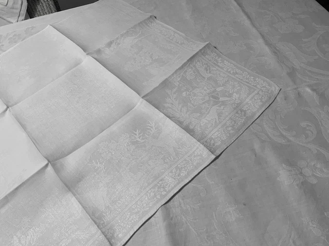 LINGE ANCIEN - Nappe Carrée et ses 12 serviettes Superbe broderie