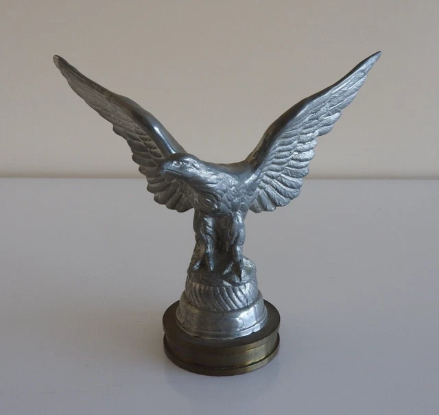 AIGLE MASCOTTE AILES déployées Oscar Ruffoni style bouchon radiateur