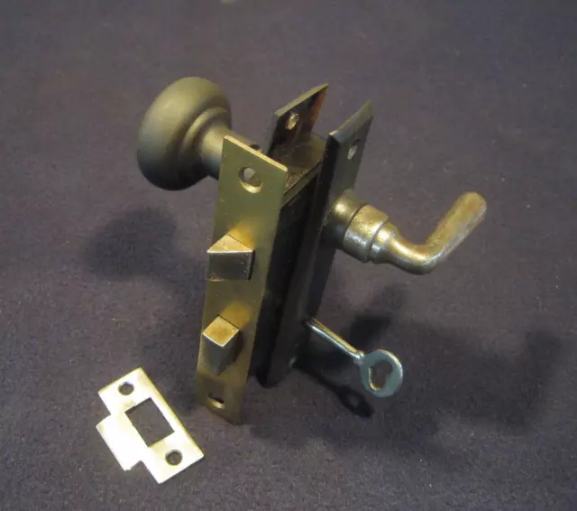 Antique Farmhouse Screen Door Lock Handle Knob Skeleton Key - Yale #817