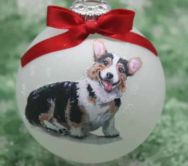 D525c Hand-made CUSTOMIZABLE Christmas Ornament dog - Pembroke Welsh Corgi tri