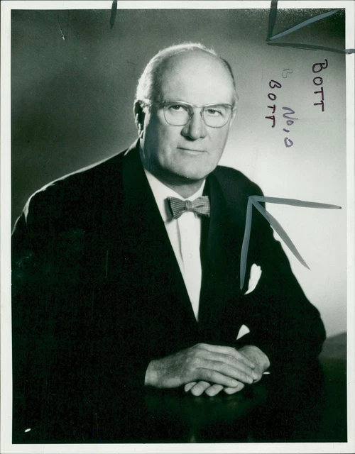 Leslie Bott. - Vintage Photograph 1581122